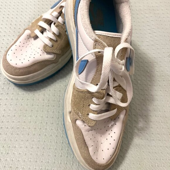 Nike Shoes - Stylin' in Nike!